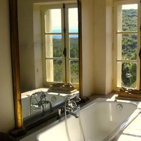 Nocleg ze śniadaniem Domaine Des Jasses 5*