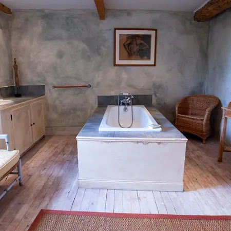Nocleg ze śniadaniem Domaine Des Jasses 5*